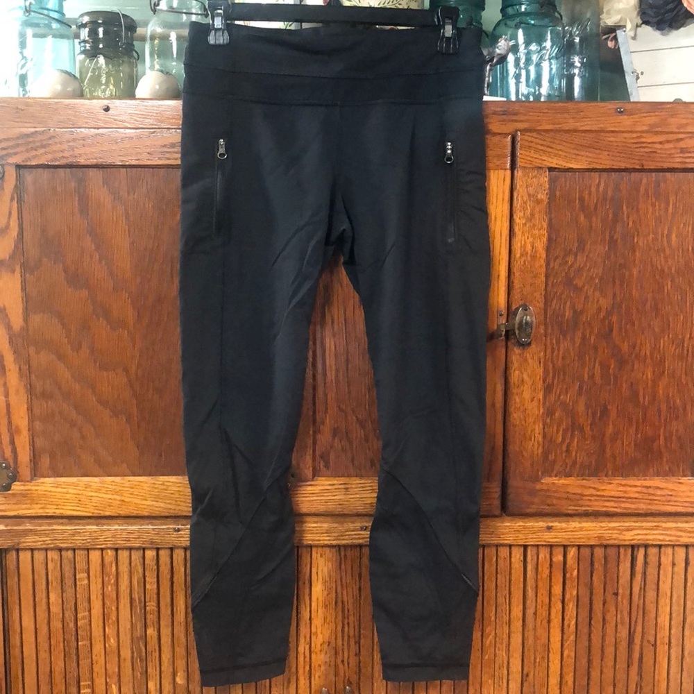 Lululemon athletic leggings ~ size 8